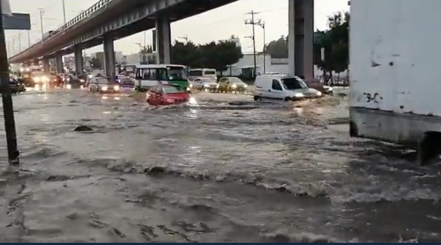 Tormenta Deja Inundaciones En La Cdmx