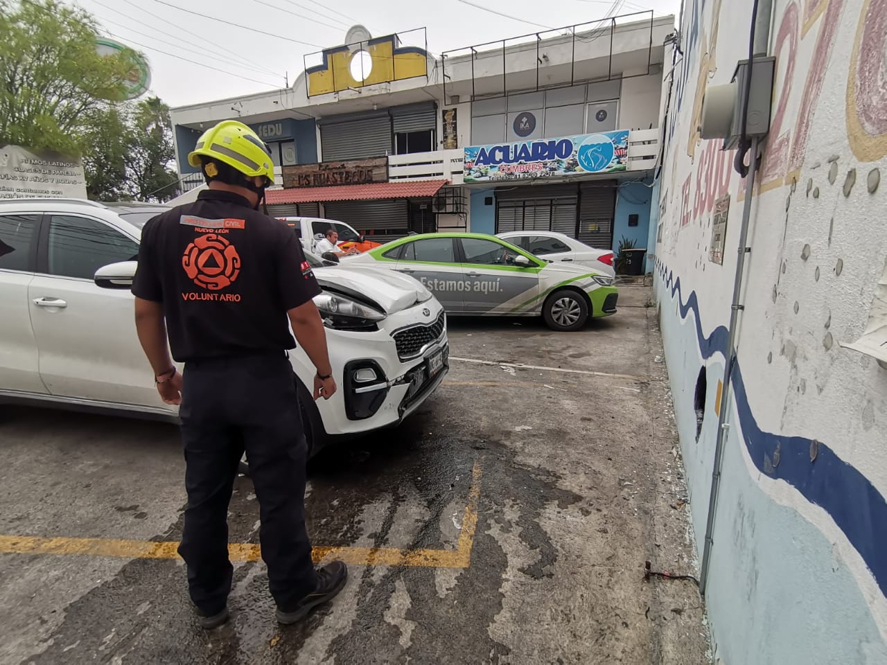 Accidente Vial En Cumbres Camioneta Se Estrella Contra Un Negocio