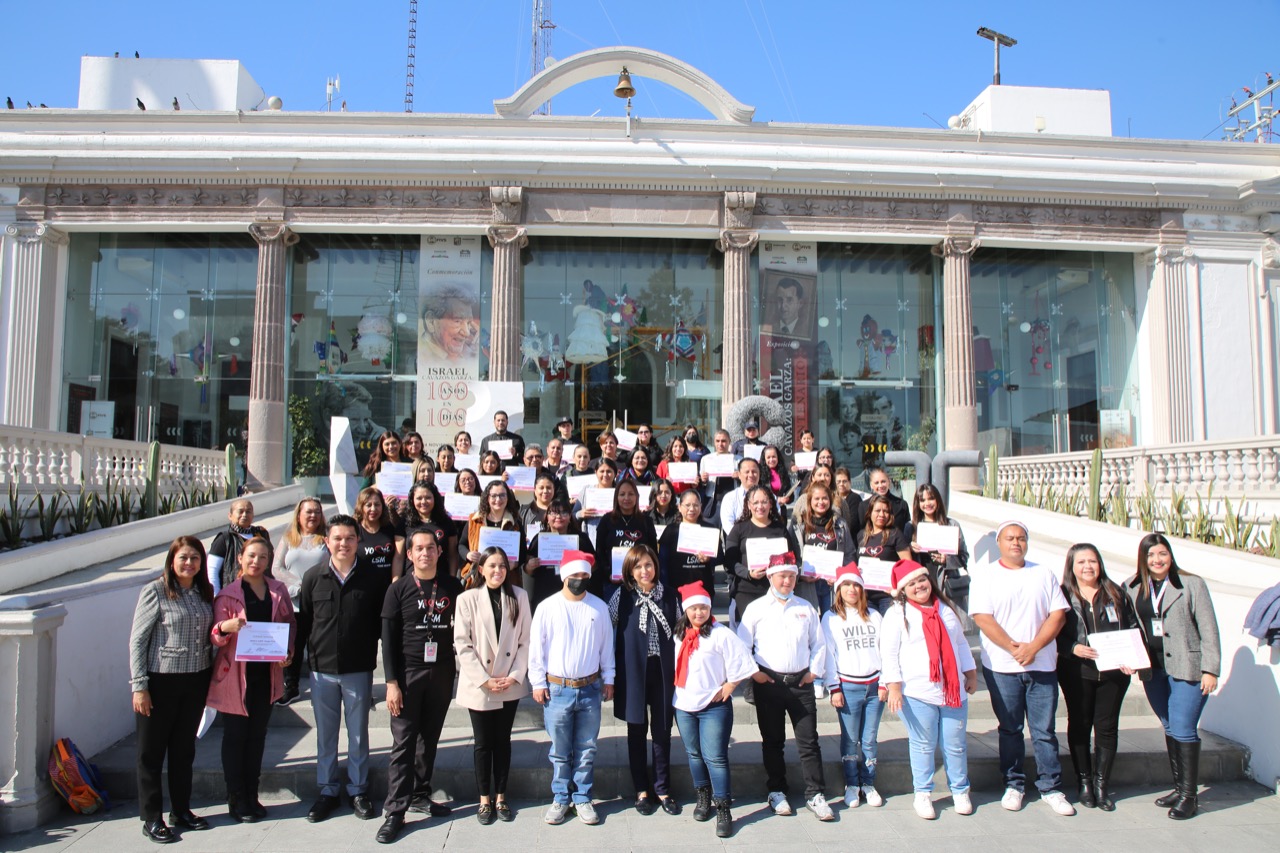 Capacita Guadalupe a servidores públicos con lenguaje de señas