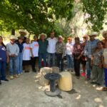 Jesús Nava se compromete a mejorar servicios y caminos en comunidades de la Huasteca