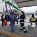 Protección Civil de García ayuda a mitigar altas temperaturas