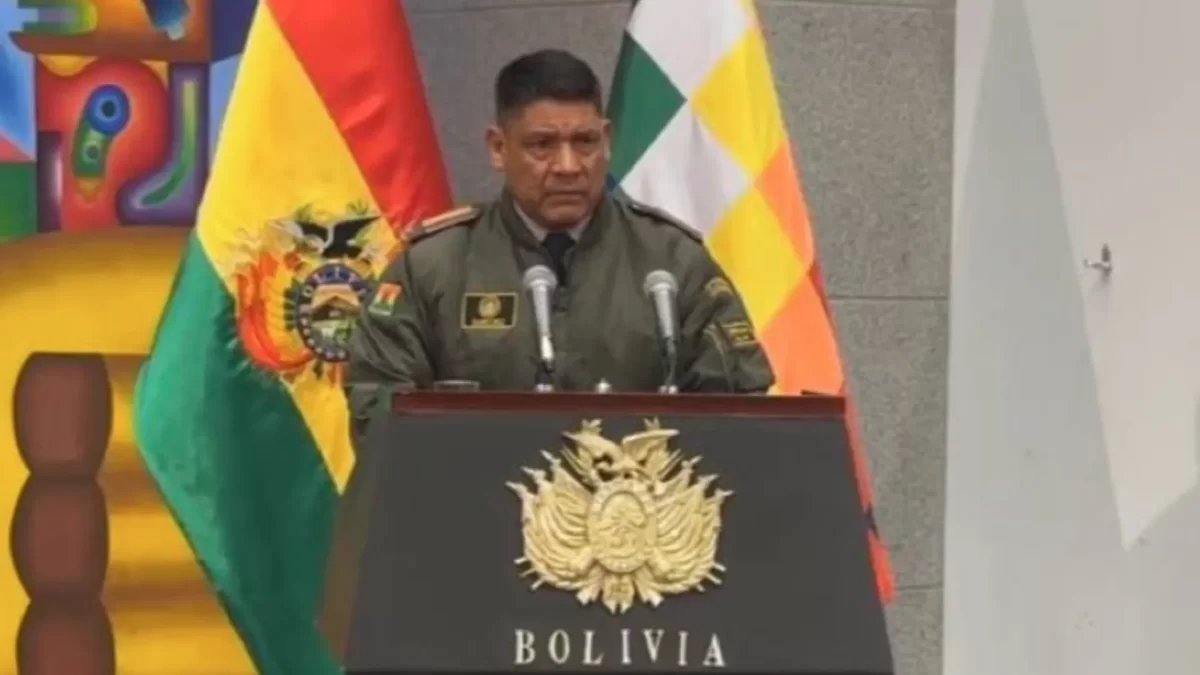 El presidente de Bolivia tomó juramento a nuevos líderes del ejército