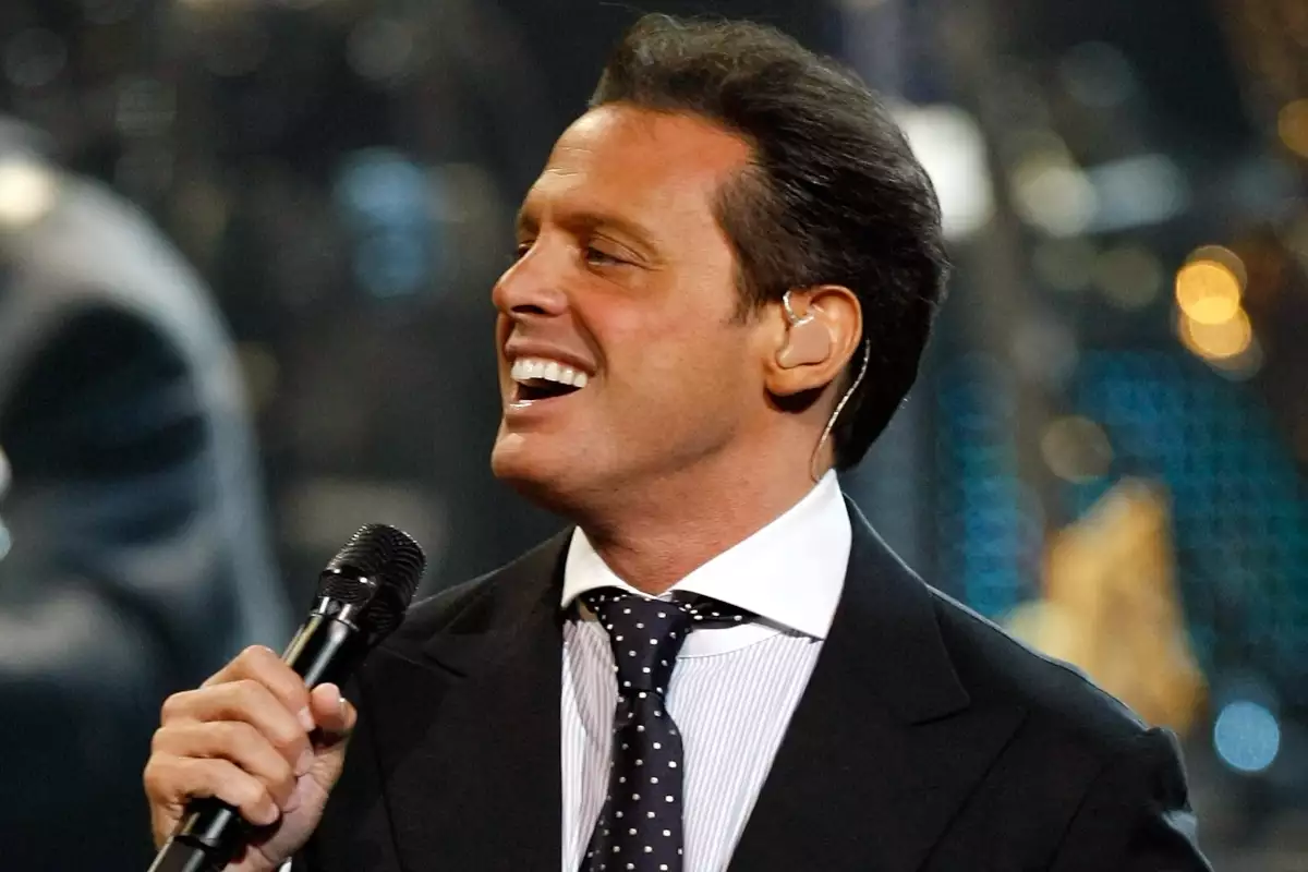 Celebra Luis Miguel ser el artista más taquillero del mundo