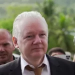 Llega Julian Assange a las Islas Marianas para declararse culpable