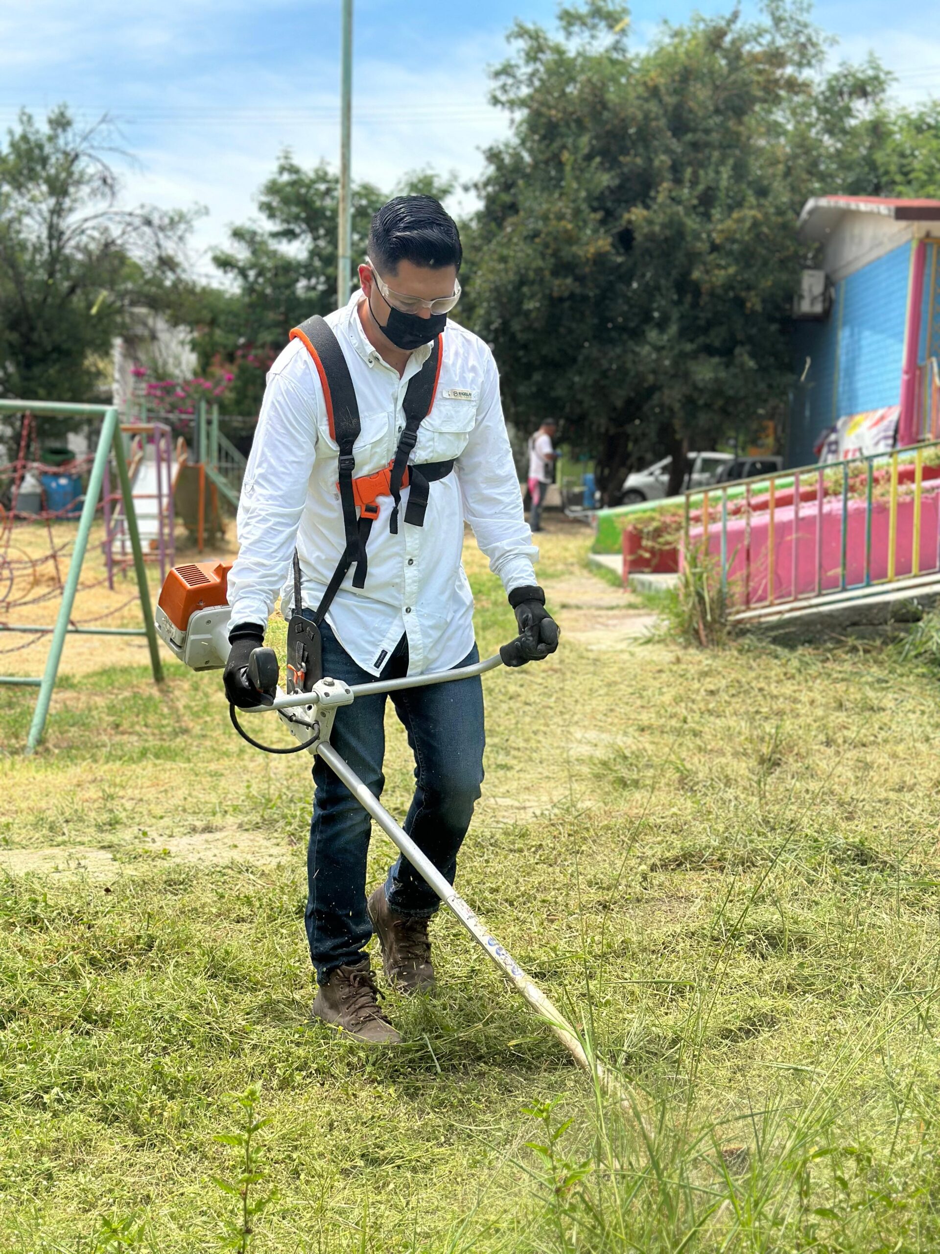 Félix Rocha Intensifica Lucha Contra el Dengue en Escuelas de Guadalupe
