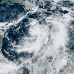 Tormenta tropical Rafael podría convertirse en huracán; pronóstico y trayectoria