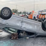 Volcadura en Escobedo moviliza a autoridades; camión se da a la fuga