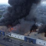 Incendio en fábrica de Apodaca provoca evacuación de más de 100 personas