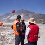 Andrés Mijes coordina esfuerzos para sofocar incendio forestal en límites con El Carmen