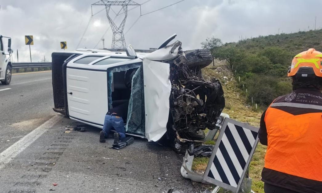 Accidente en carretera a Saltillo deja dos personas lesionadas