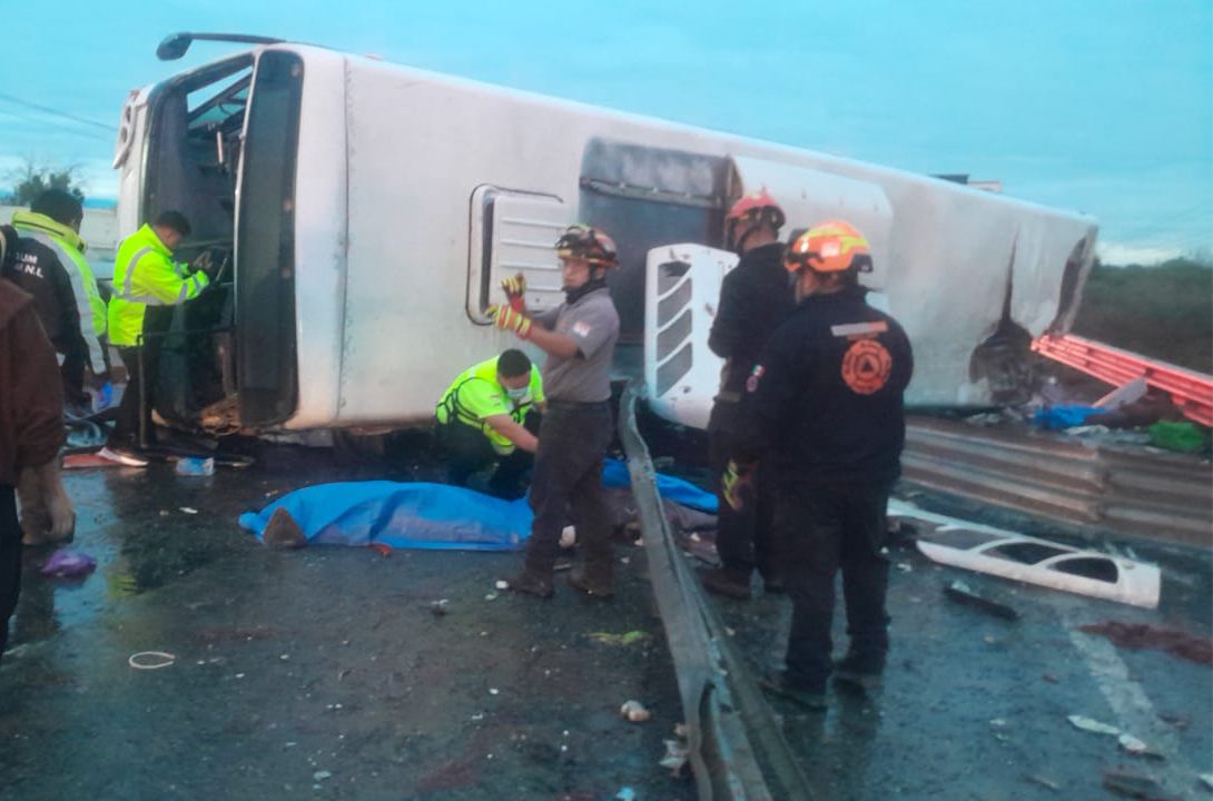 Volcadura en la Carretera Miguel Alemán deja ocho muertos en Apodaca