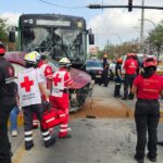 Choque en la colonia Valle Verde deja dos hospitalizados y moviliza a cuerpos de rescate